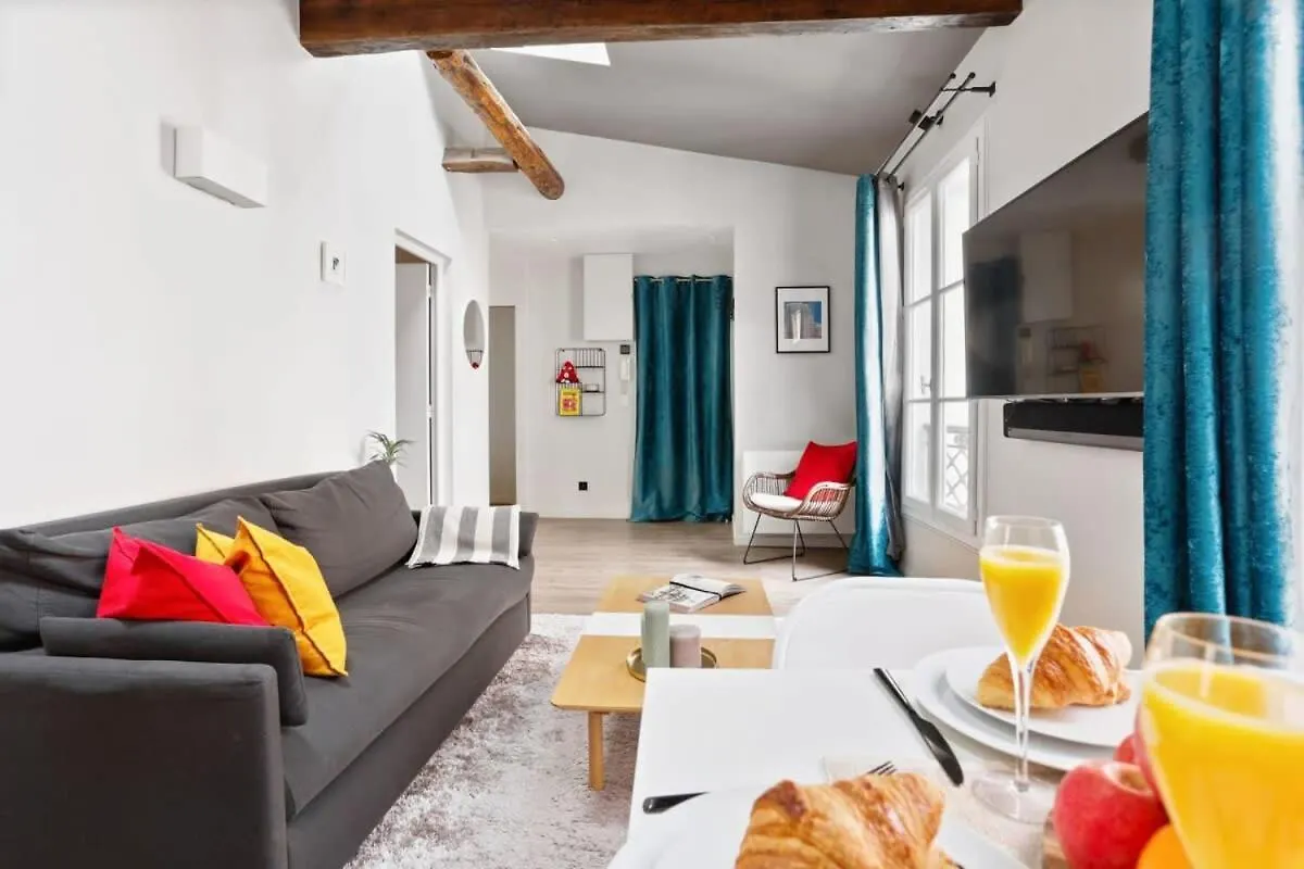Paris Eiffel Tower - Cityapartmentstay 0*,  France